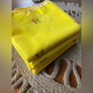 4 Vintage Cloth Napkins